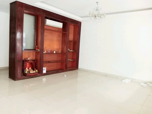 ផ្ទះភ្លោះជិតសួនបុរីឈូកវ៉ា២លក់បន្ទាន់