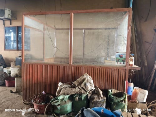 ទូរវេរលុយ រឺ ទូកាហ្វេ ខ្នាតធំ