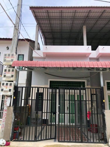 ផ្ទះមួយសន្លឹកកន្លះសម្រាប់លក់