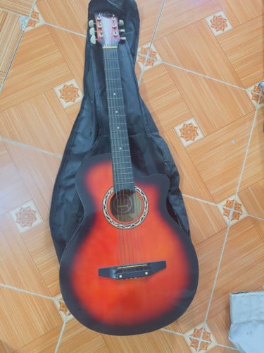 សំលេងពិរោះល្អសម្រាប់អ្នកអត់ចេះសោះនិងចេះខ្លះៗហើយ ស្រួលលេងខ្សែកាន់ចាប់មិនសូវឈឺខ្លាំង