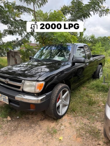 តាកូម៉ា ឆ្នាំ 2000 សាំងហ្គាស់