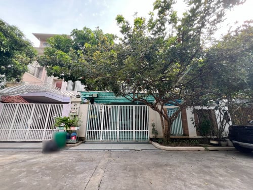 វីឡាភ្លោះសម្រាប់លក់ ​| Twin Villa For Sale (Borey Peng Huoth Boeung Snor)