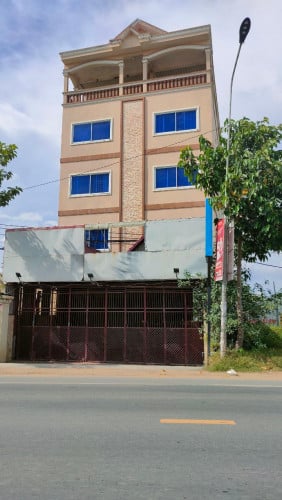 🏠 ផ្ទះជួលនៅក្រុងតាខ្មៅ/House for Rent in Takhmao town