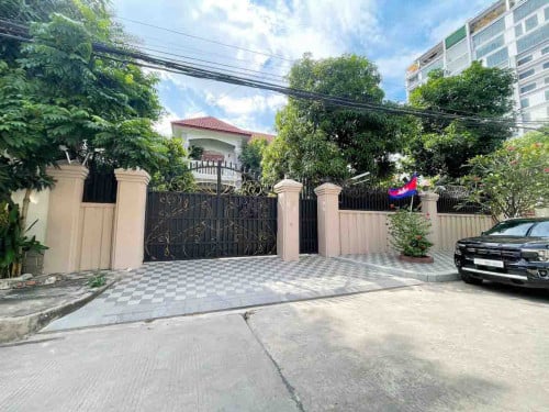 វីឡាសម្រាប់ជួលនៅ ខណ្ឌទួលគោក | Villa for Rent in Khan Toul Kork