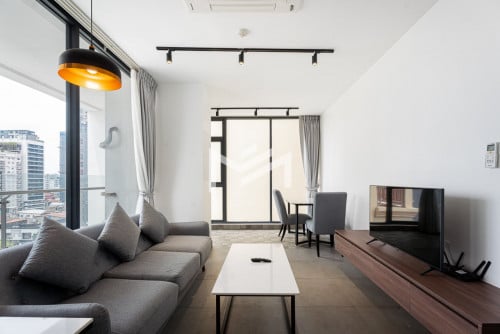 1BR Service Apt For Rent In BKK1- Large Swimming Pool