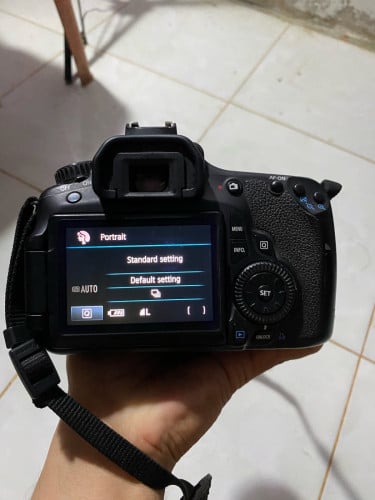 Canon EOS 60D (Len EFS 18-55mm)