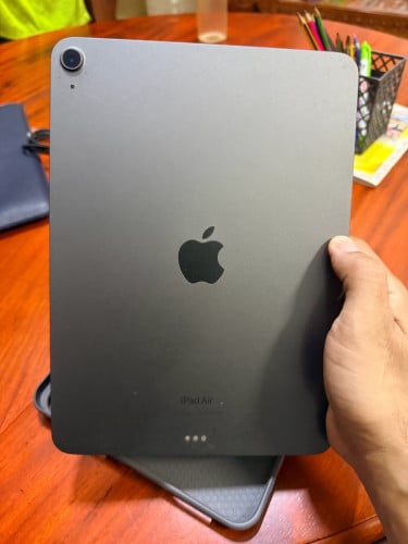 iPad air 5th, 64G Wifi ស្អាត 99%
