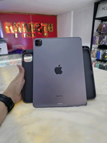 Ipad pro M2 11" 256G Sim+wifi ស្អាត99% ធានសុំនុំហ្សីន
