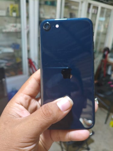 iPhone SE 3