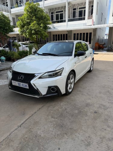 Lexus CT2013 Full Premium ឡានកាលីថ្មីណាស់