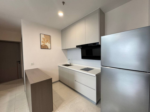 Luxury Condo 2-BR for rent 60m Road