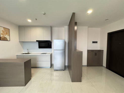 Luxury Condo 2-BR for rent 60m Road