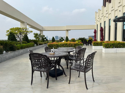 Luxury Condo 2-BR for rent 60m Road