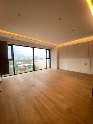 Luxury Condominium With Service Hotel - Fresh Move In