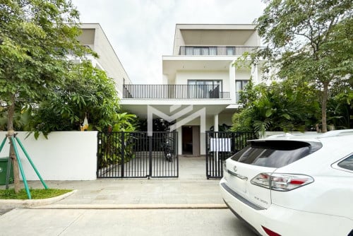 Modern Villa For Rent - Near Aeon 3& New International Airport