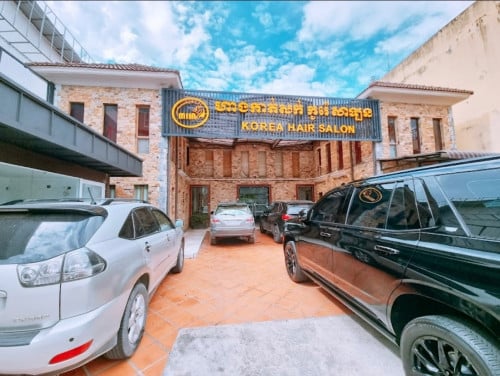 Salon Assistant Wanted, Join Our Team!