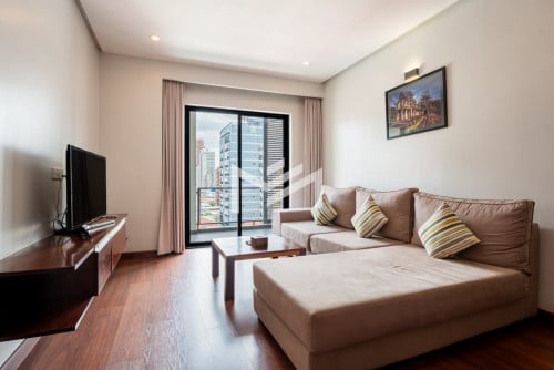 Service Apt 1BR For Rent In BKK1 With Gym & Pool