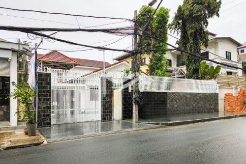 Single Villa For Rent In BKK1