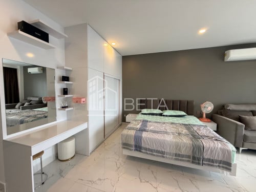 Studio in Prime Location for Rent