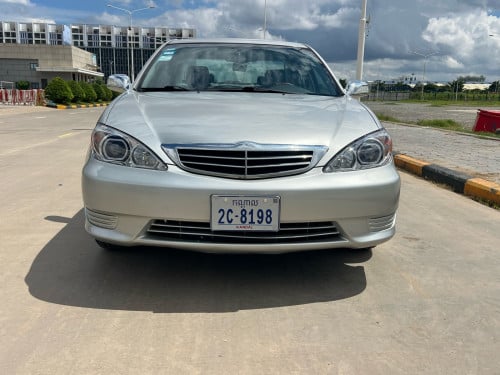 Toyota Camry ឆ្នាំ02 XLE Full បេីកដំបូរ ពោង8 ធានាឡានថ្មី