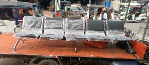 កៅអីរង់ចាំពូក