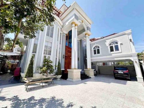 វីឡាទោលសម្រាប់ជួល​ នៅក្នុងបុរីវិមានភ្នំពេញ ស្ថិតនៅគម្រោង១០