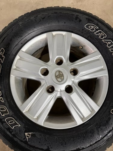 លក់​ទាំង​សំបក​ និង​យ៉ាន់​(មាន​មួយ​ឈុត​៤គ្រាប់​)