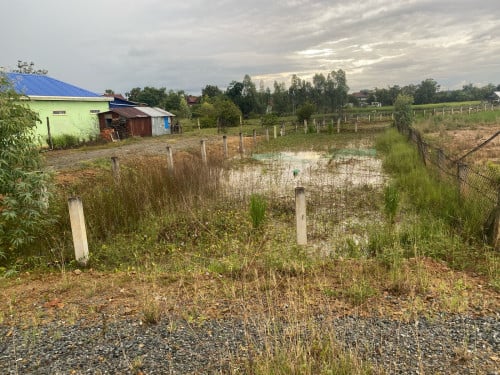 ដីលក់ក្រោមទីផ្សារ ព្រោះកុនលុយធនាគារ