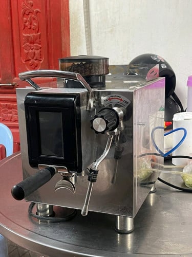 ម៉ាសីុនឆុងកាហ្វេនៅថ្មីល្អ