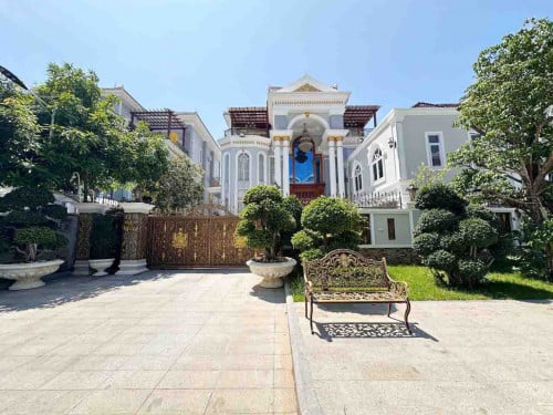 វីឡាទោលសម្រាប់លក់​ នៅក្នុងបុរីវិមានភ្នំពេញ ស្ថិតនៅគម្រោង១០