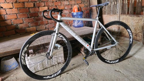 លក់កង់ Fixgea​r ឡៃឡុងនៅស្អាតសាណុំស៊ីន