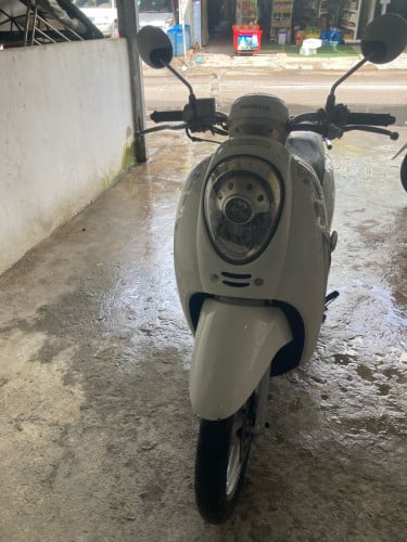 មានលក់ម៉ូតូScoopyi 016មានកាតគ្រីត្រឹមត្រូវលក់ តំលៃចចារធាន ម៉ាស៊ីនស្អាត  អាចខលសួរបាន