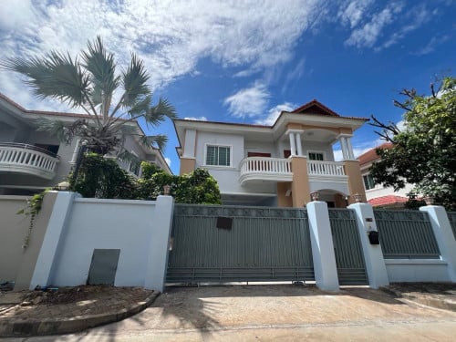 🏠 វីឡាទោលសម្រាប់ជួល | Single Villa for Rent