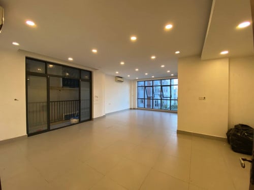 📊 Office Space in Grade C Building for rent  【写字楼出租】 金边俄罗斯市场附近 丙级写字楼内办公室出租 	| R1568