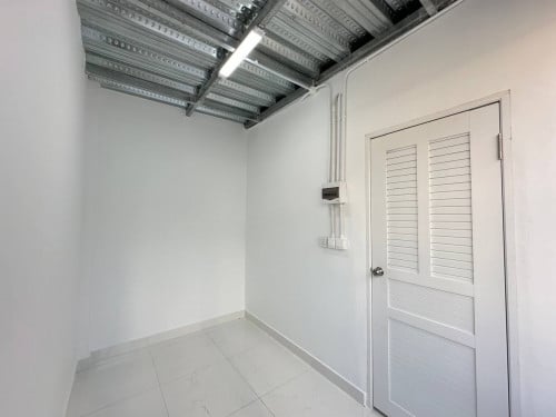 2 Stories Commercial Warehouse for Rent