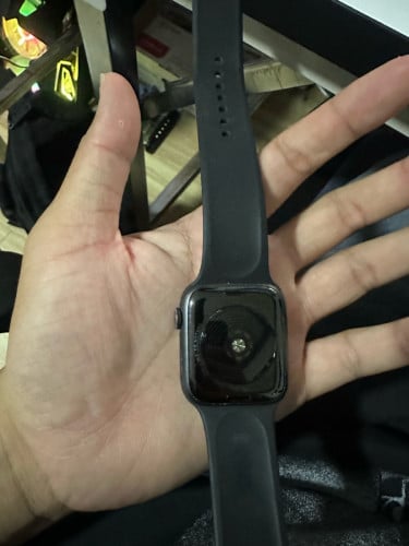 Apple Watch SE 44 mm 120$