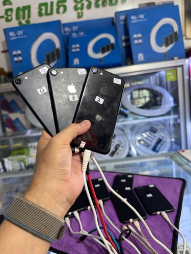 iPhone  7.32g (ByPassSim) ប្រេីដូចធម្មតា 25$