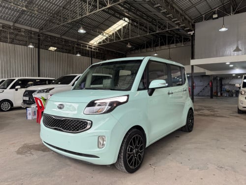 Kia Ray ឆ្នាំ2013 Full option ពេញ ពណ៍ស ក្រដាស់ពន្ធថ្មី លំដាប់ទ្បាន Grade A