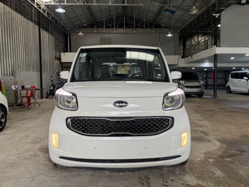 Kia Ray ឆ្នាំ2012 Full option ពេញ ពណ៍ស ក្រដាស់ពន្ធថ្មី លំដាប់ទ្បាន Grade A