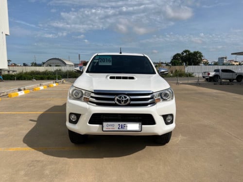 Toyota Hilux Revo ឆ្នាំ 2016 Full option