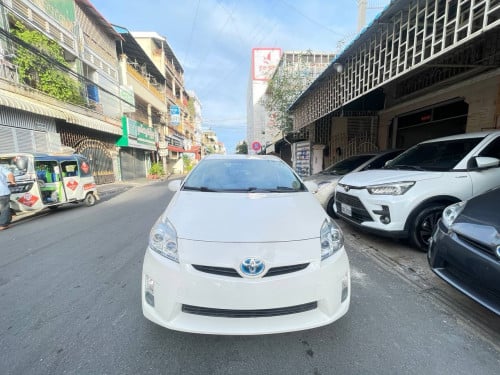 Urgent sale Toyota Prius 2010 option2 new tax paper