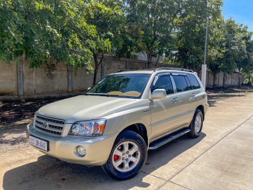 ហៃឡែនដឺ ឆ្នាំ01 ប៉ុង01 LIMITED