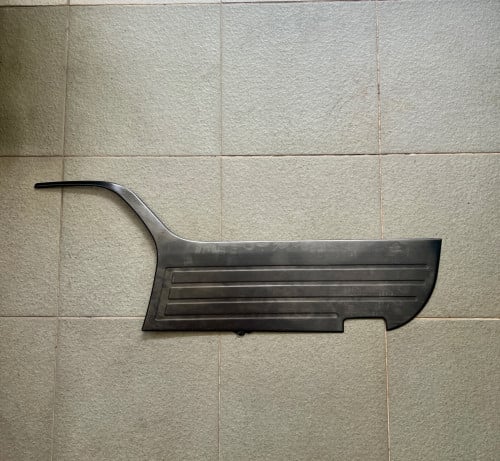 អ៉ីណុក ស្រអាប់ (Land Cruiser)