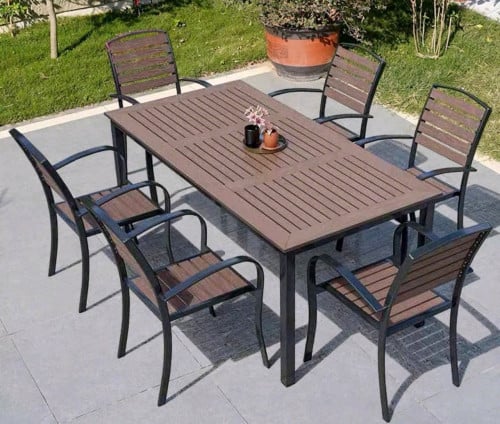 ឈុតតុ outdoor