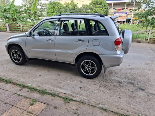 លក់ឡានស្អាតខ្លង TOYOTA RAV4L 2001ប៉ុង1