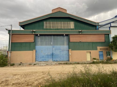 🔰ឃ្លាំងអាជីវកម្មសំរាប់ជួលនៅសំរោងក្រោម ពោធិសែនជ័យ។