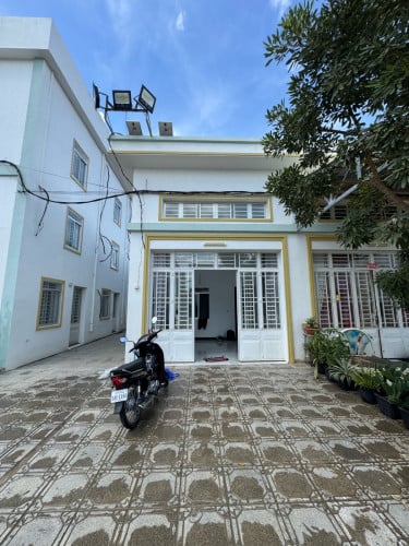 ផ្ទះលក់ក្នុងបុរីទីក្រុងរណប ក្រោយសាលាYWAM