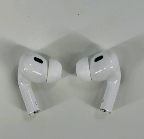 AirPods Pro (2nd Gen.) Lightning White w/ Charging Case - Excellent Condition