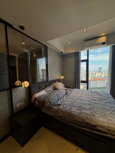 Big 1 bedroom  high Floor below market