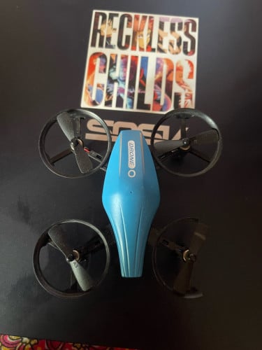 Drone មួយទឹក។